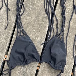 Mikoh coconuts top in black, size small